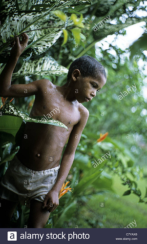 brazil-amazona-boy-in-the-jungle-C7YAX6