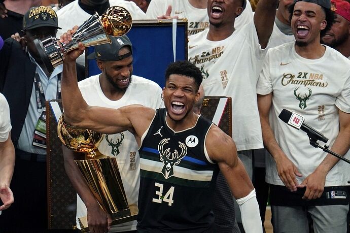 giannis-trophy