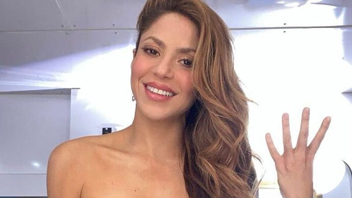 shakira 4